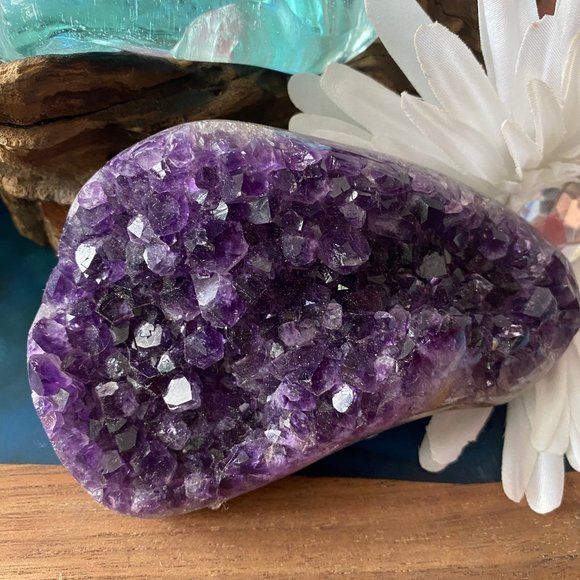 5 x 3 inches Real authentic Amathyst crystal :-) - Picture 2 of 3